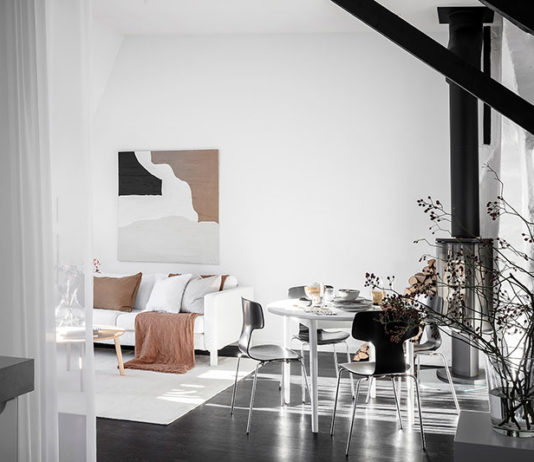 Small white apartment with rooftop access in Stockholm (59 sq m)