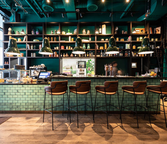 The Hide Hotel: saturated colors and simple elegance in the Swiss Alps
